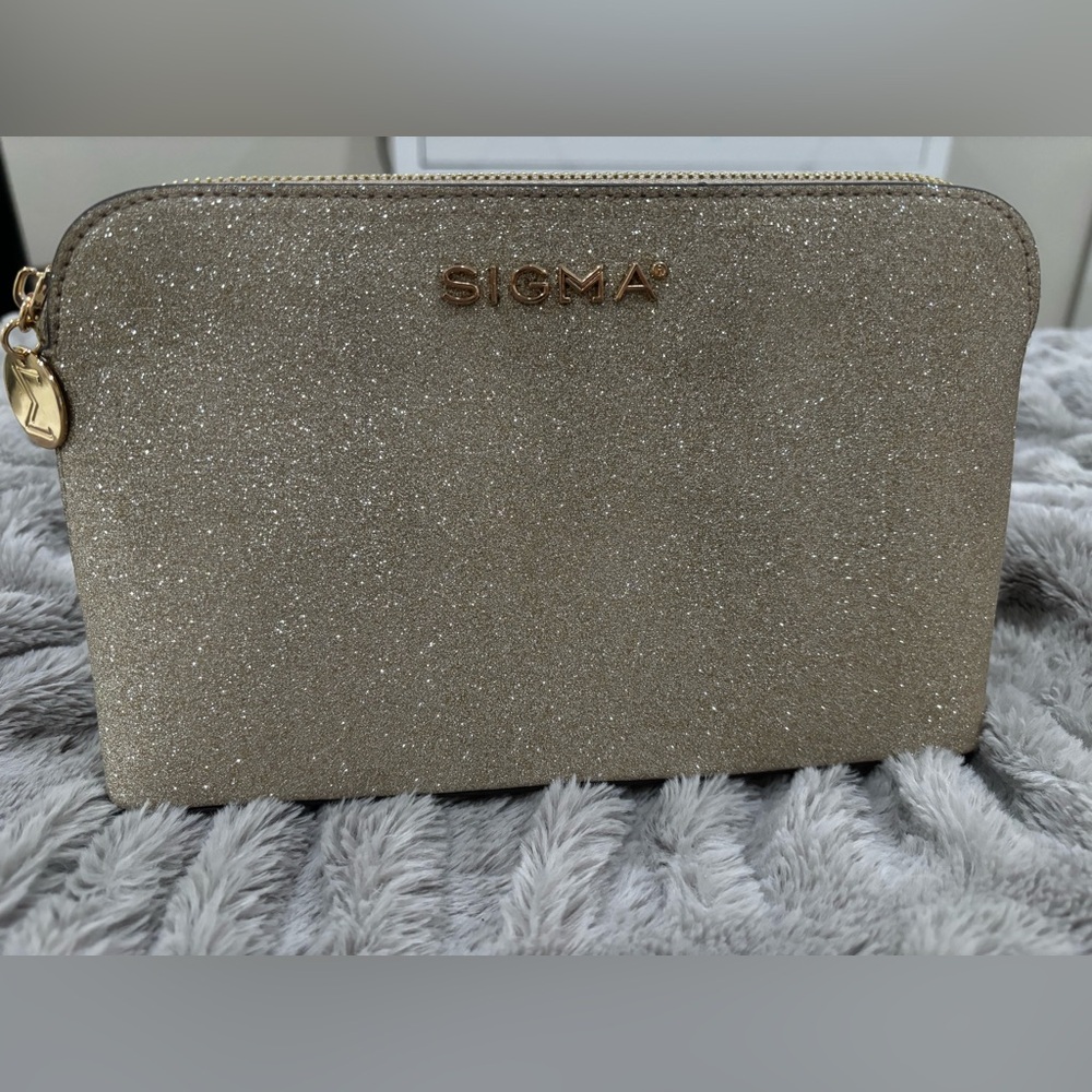 Sigma Beauty glitter makeup bag *NWOT*